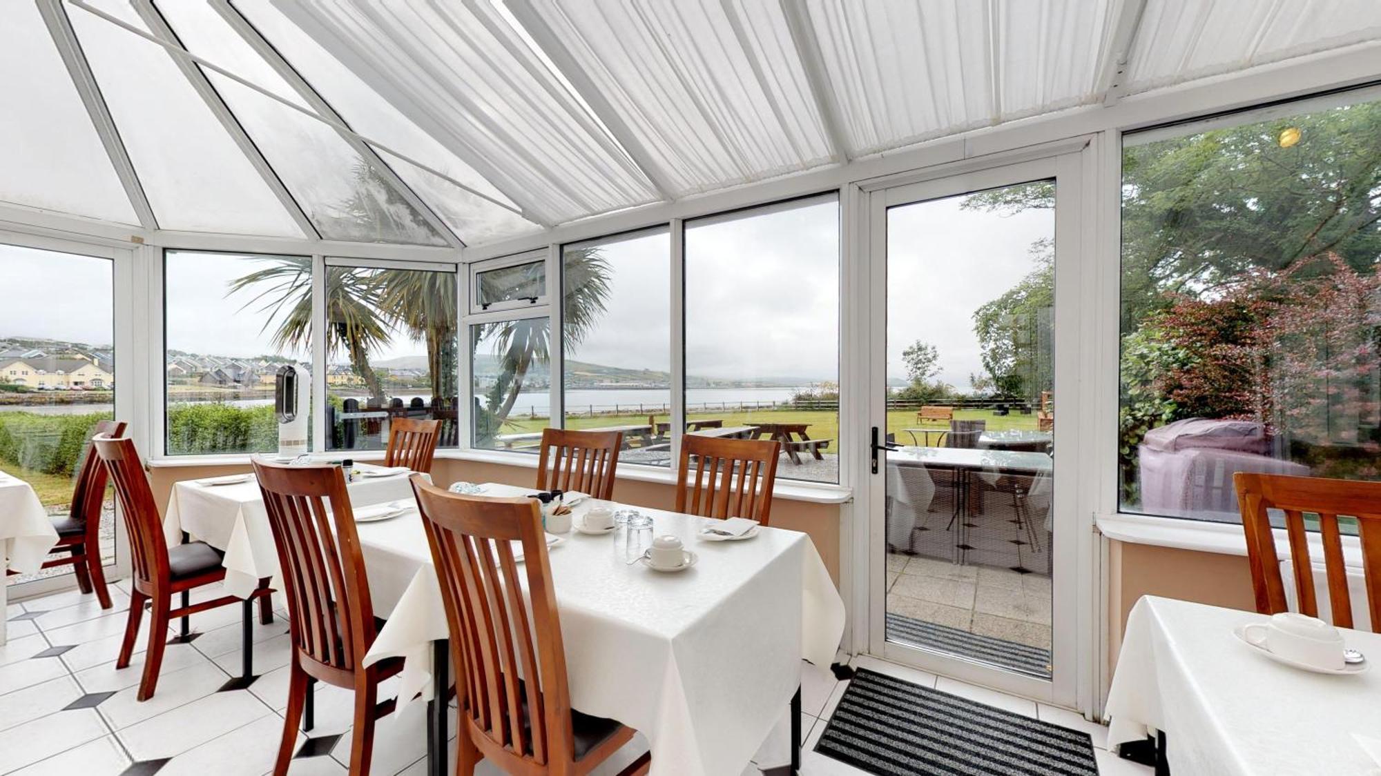 Milltown House Dingle Hotel ภายนอก รูปภาพ